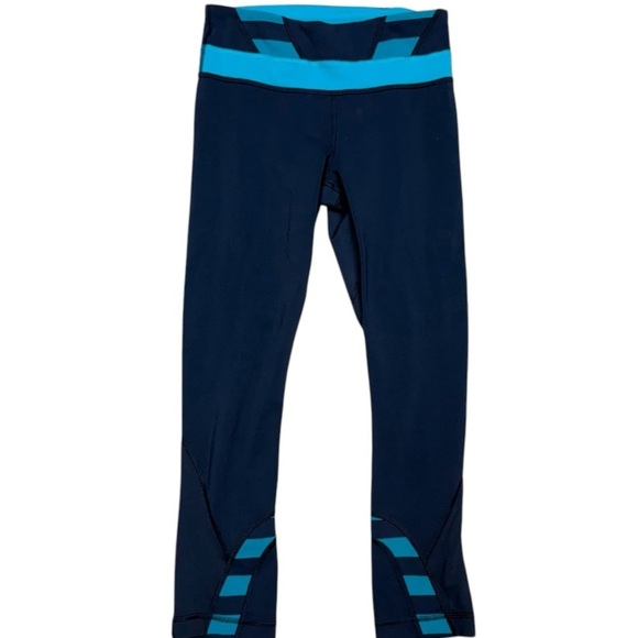 Lululemon Run: Inspire Crop II Leggings Inkwell/Quilt Size 2 - Picture 4 of 12
